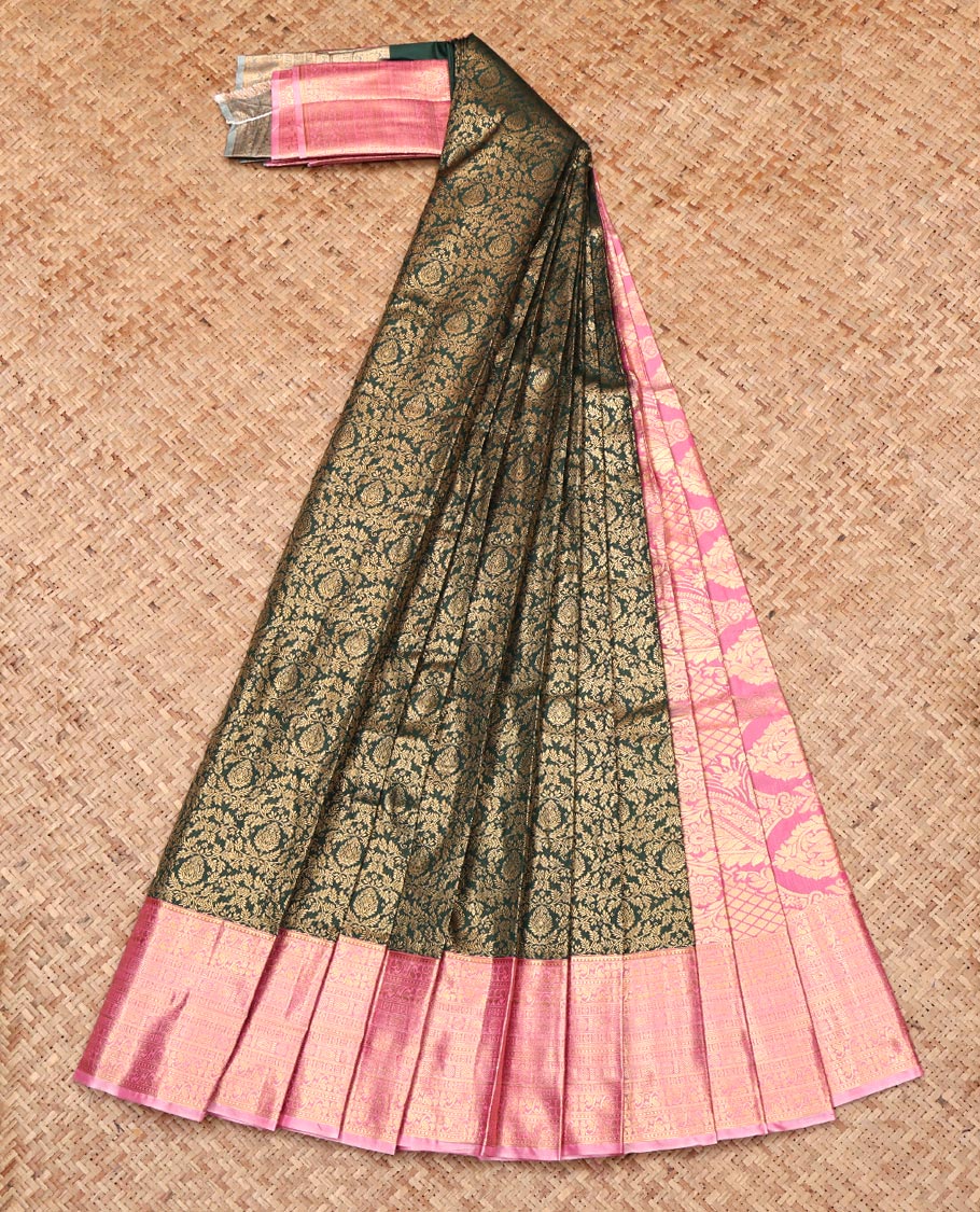 Green Budget Silk Saree, Elegantly Highlighted with Jacquard Design, Complemented by Contrast Traditional Zari Border, Paisley Pallu, and Contrast Blouse