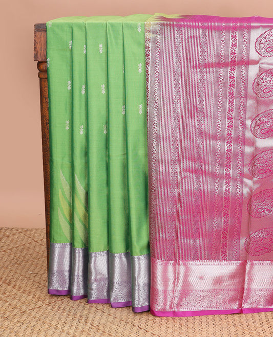 Green floral motifs gift saree with contrast intricate zari design border & floral design pallu