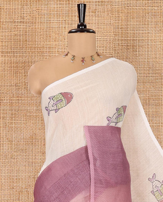 Borderless Cream and Onion Pink Linen Cotton Saree, Embellished with Half-and-Half Style Fish Motifs Printed All Over Its Body, Pallu Mirrors the Same Print, and Is Paired with a Contrast Blouse