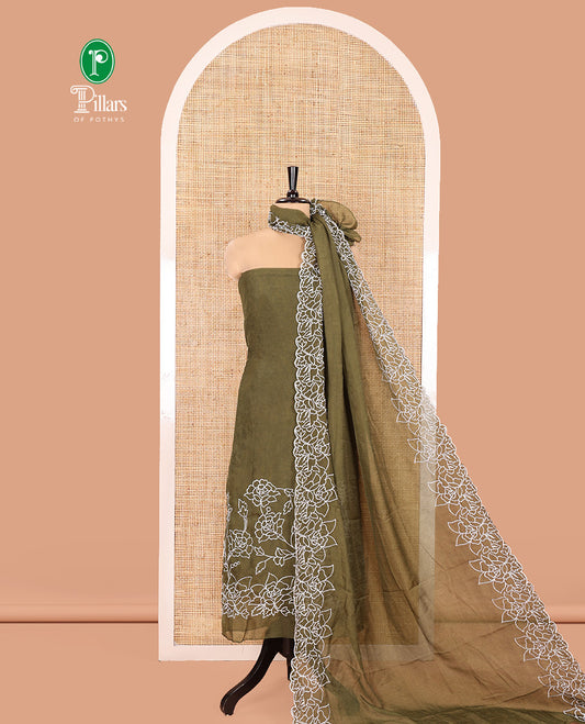 Green Organza Crushed Material Churidar Set, Elegantly Decked up with Floral-Themed Thread Embroidery Top, Comes with a Plain Santoon Bottom, and Is Paired with Organza Crushed Dupatta of Floral Thread Embroidery
