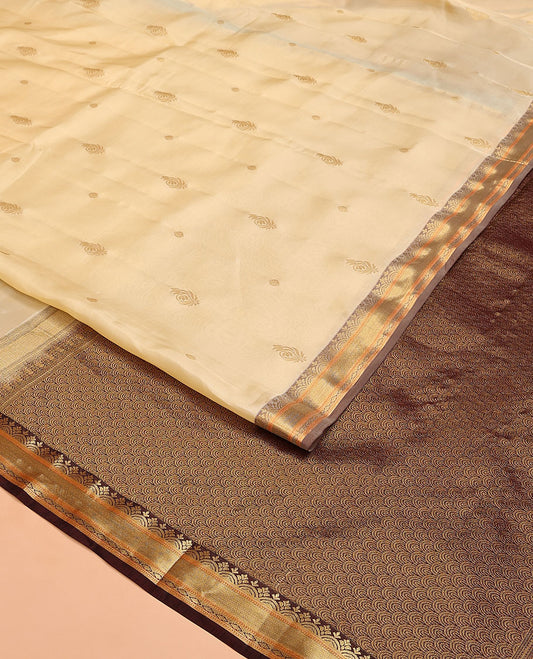 Sandal Vasundhara Lite Silk Mix Saree, Beautified with Zari Buttas on Its Body, Complemented by a Contrast Border of Kathir, Vanki, and Diamond Designs, Grand Scallop Design Pallu, and Paired with a Contrast Blouse