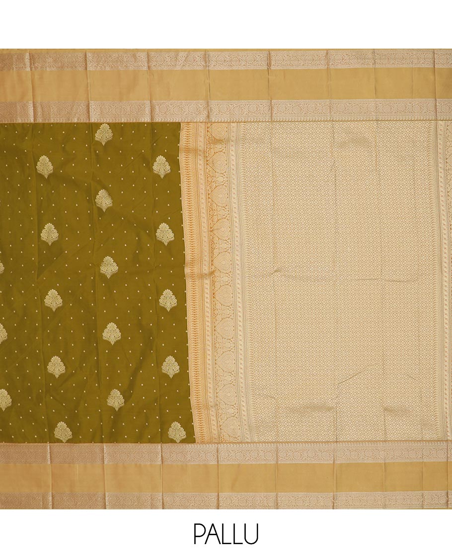 Green zari buttas gift saree, contrast traditional zari rettai pettu border, and pallu of jaal design