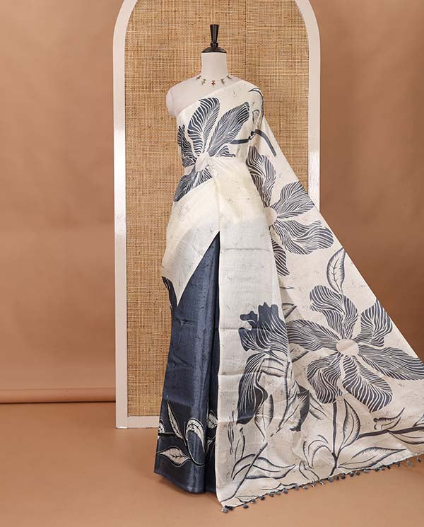 Borderless cream-grey batik-style floral printed khadi cotton saree, printed pallu & printed blouse