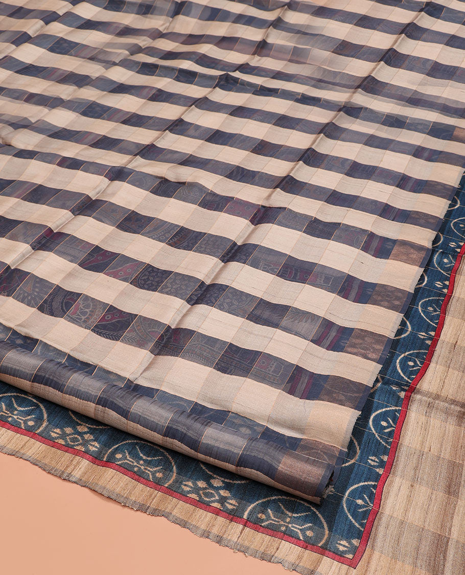 Borderless Multi-Color Checked Tussar Silk Saree, Complemented by a Contrast Animal Motifs Printed Pallu and a Contrast Blouse