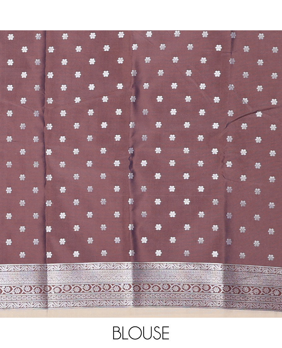 Green floral butter silk saree with contrast floral design border & pallu of floral jaal design