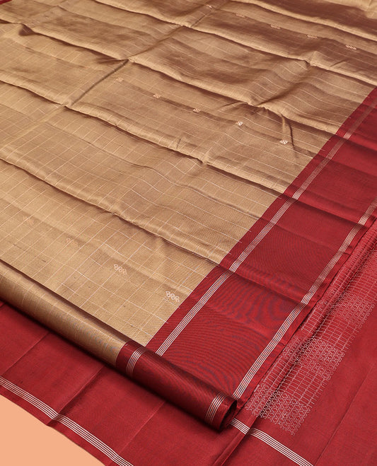 Brown Kanchipuram Silk Saree, Graced with Checks and Geomentric Buttas, Complemented By Contrast Bodi Border, Intricate Jaal-style Pallu, and a Contrast Blouse