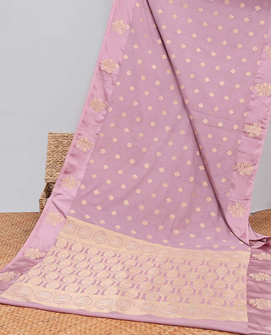 Green leaf motifs mushru silk saree with self floral design border & pallu of intricate zari design