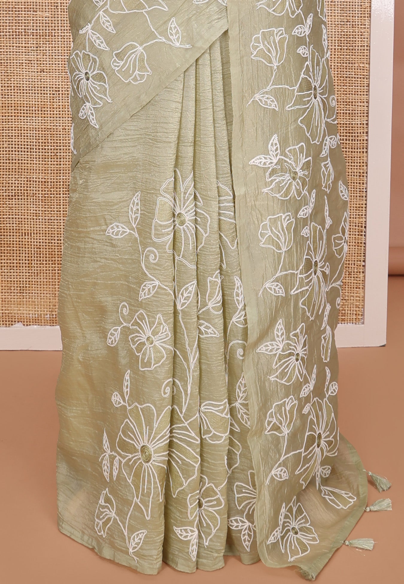 Borderless beige floral vine thread embroidered tissue saree, floral vine thread embroidered pallu