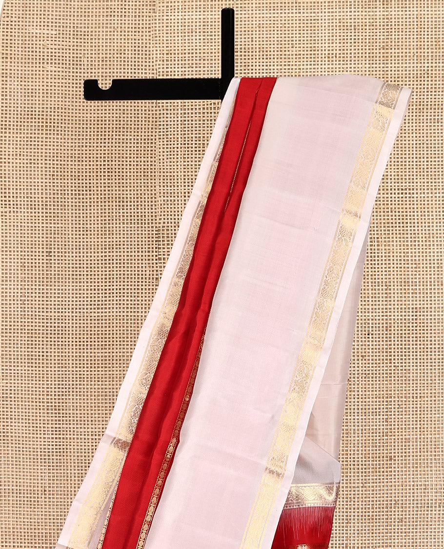 Red Kanchipuram Silk Saree, Adorned with Rudraksham Designs, Complemented by a Contrast Rettai Pettu Border of Mayil Design, Seppu Rekku Pallu, and a Contrast Blouse