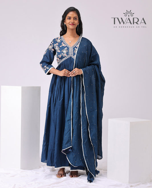 Twara floral embroidery v neck, 3/4 th sleeve, below knee lenght alia style kurti with floral motifs dupatta