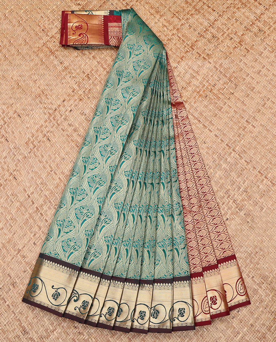 Green Budget Silk Saree, Graced with a Jacquard Design, Complemented by a Contrast Zari Border, Intricate Pallu, and Contrast Blouse