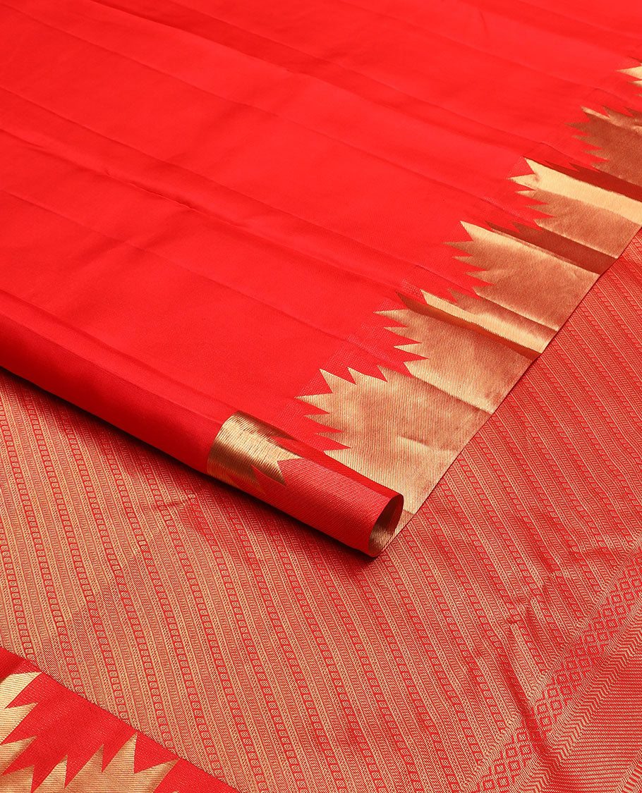 Dazzling red plain Kanchipuram silk saree, Thazampoo rekku golden zari border & pallu steeped with geometric patterns