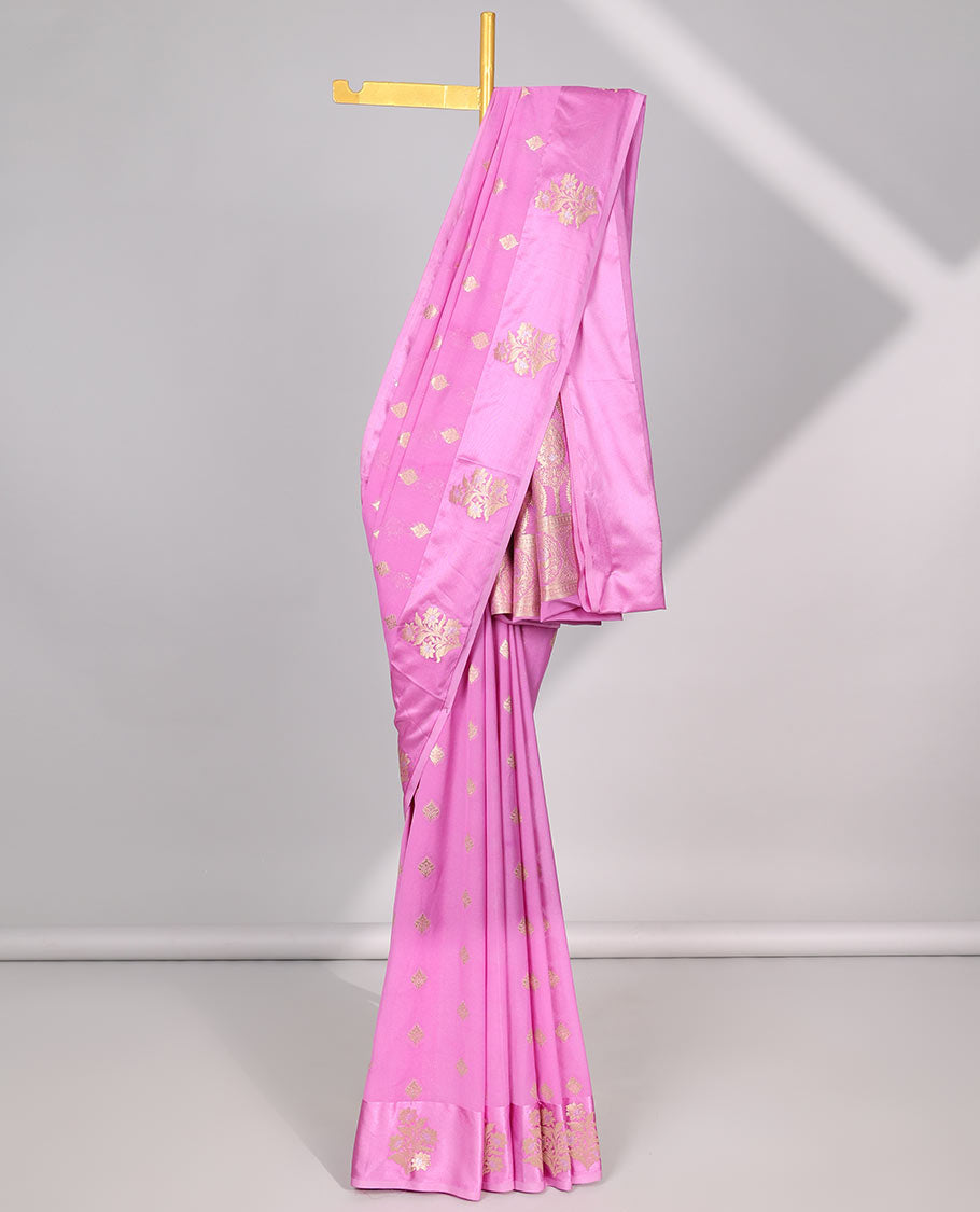 Green leaf motifs mushru silk saree with self floral design border & pallu of intricate zari design