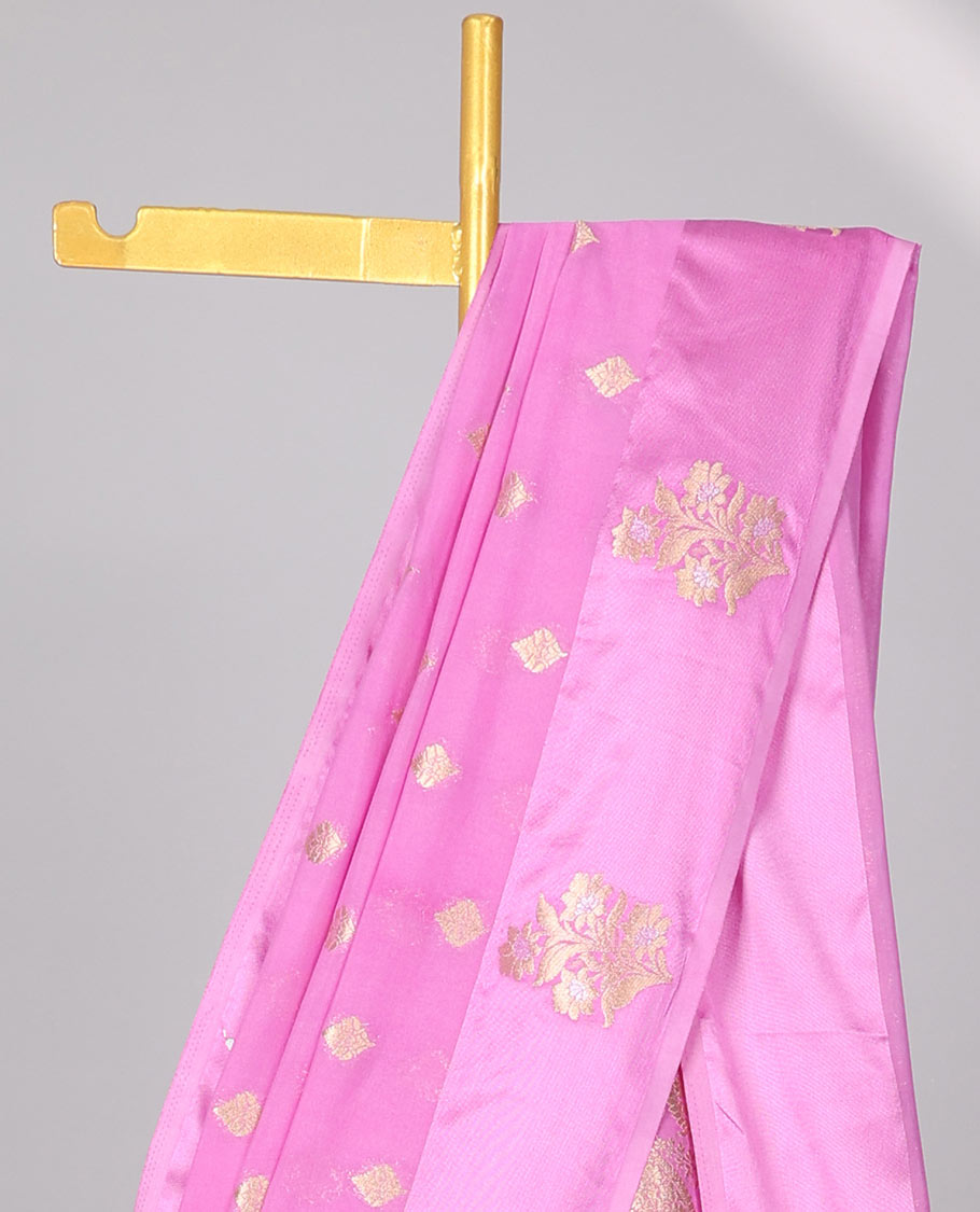 Green leaf motifs mushru silk saree with self floral design border & pallu of intricate zari design