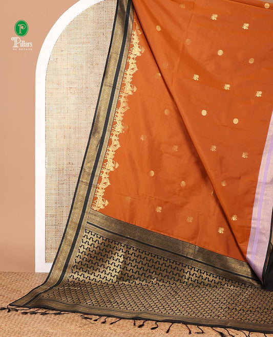 Rust mayil chakra & wedding-themed motifs semi-soft silksaree,contrast ganga jamuna rettai pettu traditional border & grand pallu