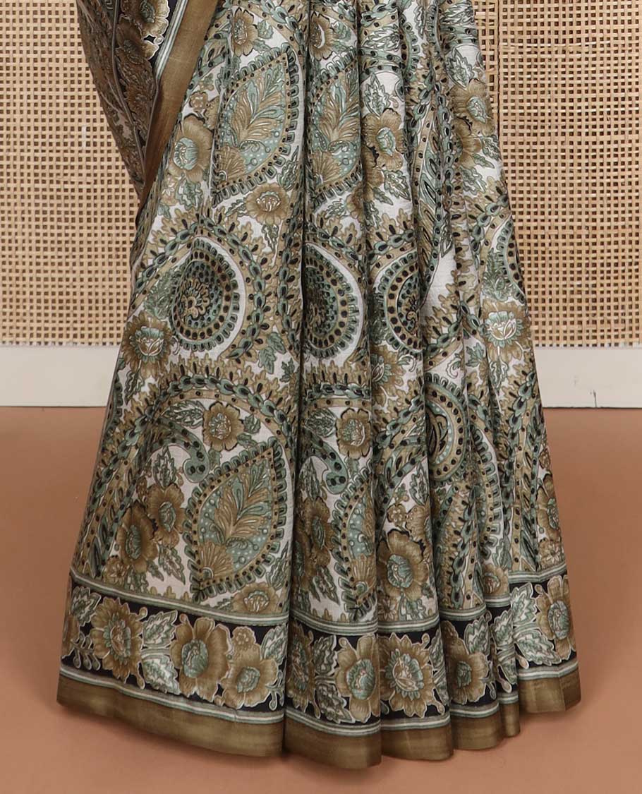 Cream floral design printed silk saree with contrast floral design border & floral design pallu