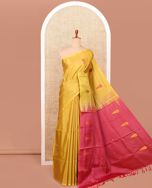 Borderless Mustard Banana Pith Saree Highlighted with Spade Buttas, Complemented by a Contrasting Pallu Steeped with Spade Buttas, and Paired with a Contrast Plain Blouse