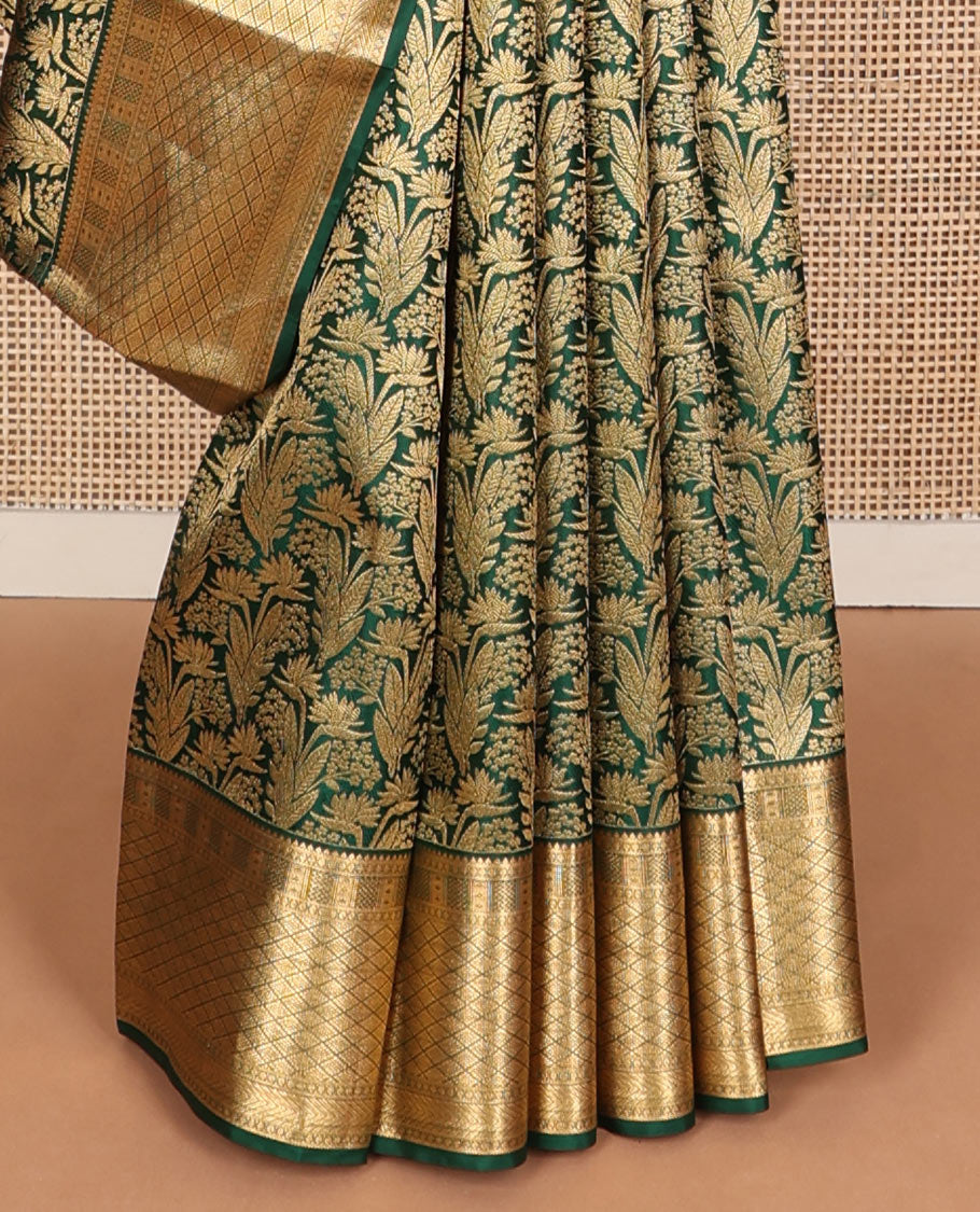 Green jacquard wedding silk saree, intricate pallu & zari border of thilakam, vanki, kathir & mayil kann designs
