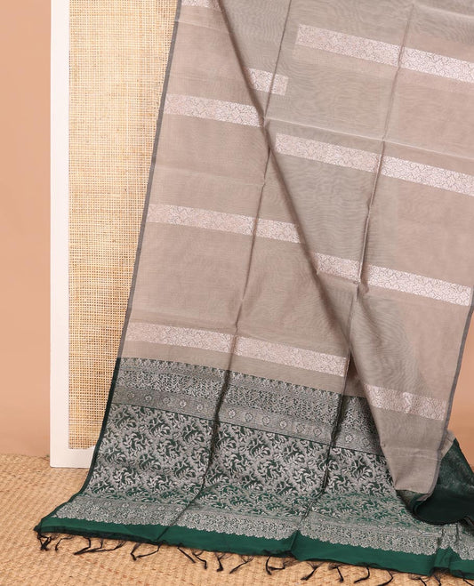 Borderless beige thick floral zari stripes semi-silk cotton saree, contrast intricate pallu
