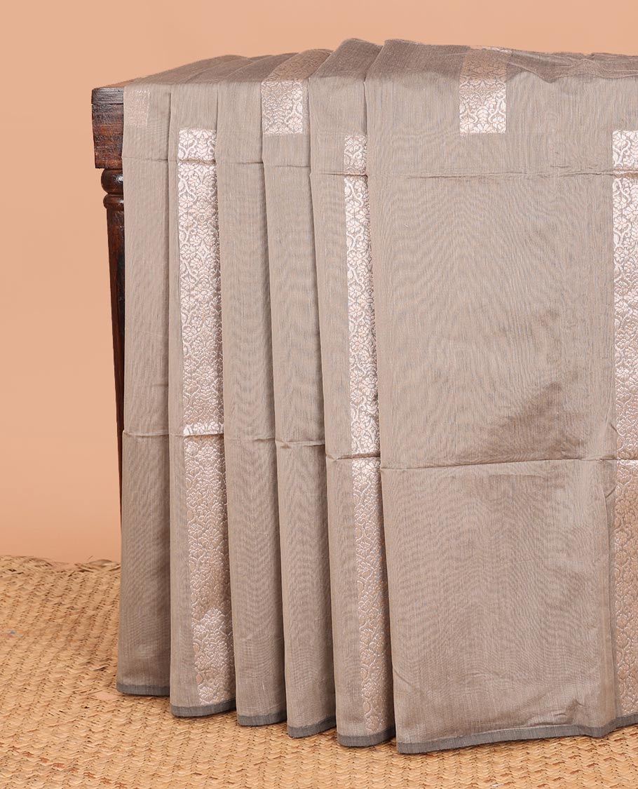 Borderless beige thick floral zari stripes semi-silk cotton saree, contrast intricate pallu