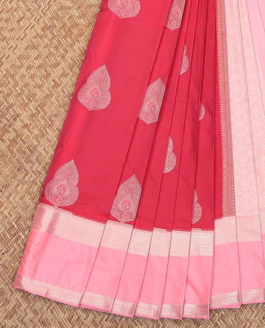 Red Budget Silk Saree, Enthralled with Zari Buttas All Over Its Body, Complemented by a Contrast Temple Traditional Zari Design Rettai Pettu Border, Floral Design Pallu, and Paired with a Contrast Blouse