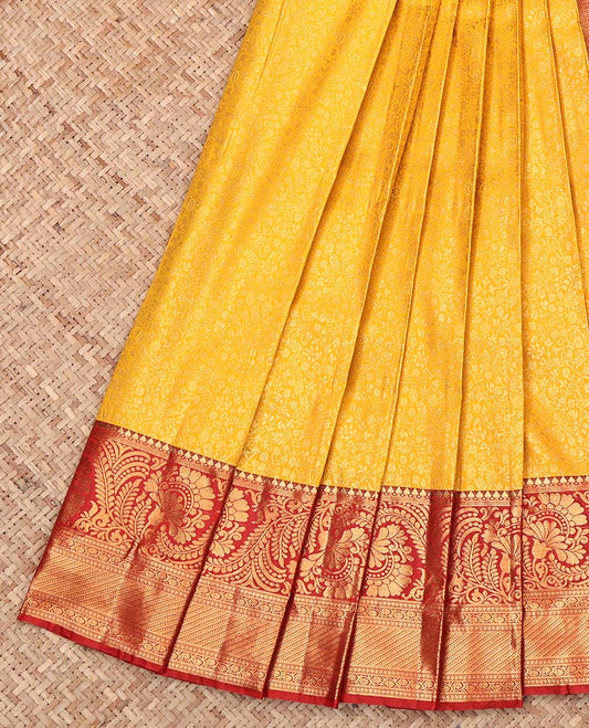 Yellow Budget Silk Saree, Gleamed Up with Floral Jacquard, Complemented by Contrast Traditional Zari Border, Grand Pallu, and Contrast Blouse