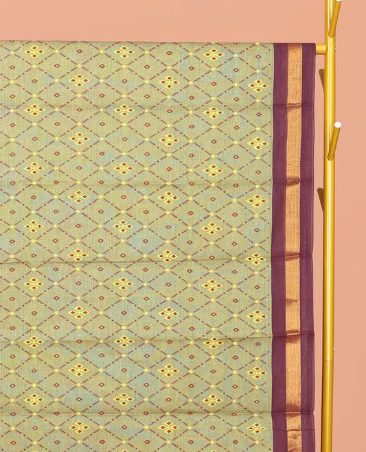 Green Chirala Cotton Saree, Accentuated with an Argyle Design, a Contrast Zari Border, Contrast Peacock Pallu, and a Contrast Blouse