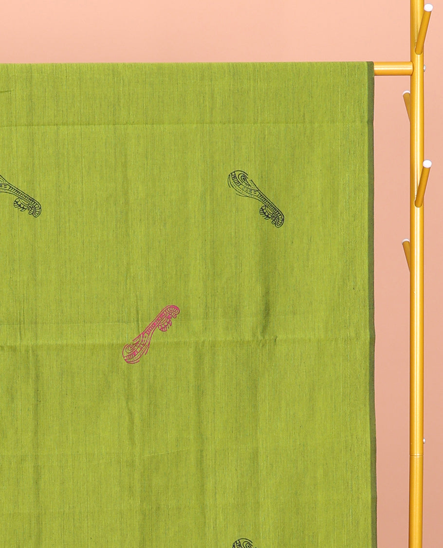 Borderless Green Poly Cotton Saree, Accentuated with Instrument Motifs Print, a Self-Pallu, and a Contrast Kolam Motifs Print Blouse