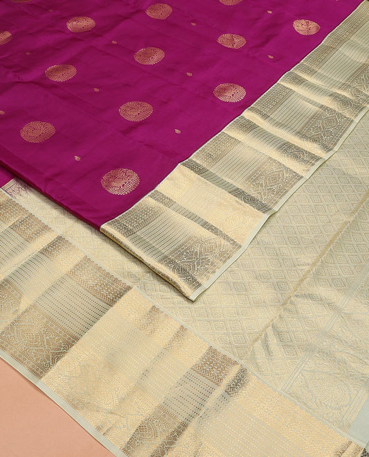 Purple round mayil buttas Vasundhara silk mix saree, contrast border of thilakam mokku, paisa, banaras, diamond, vanki, banaras, muthu, and chakra designs, and jaal pallu