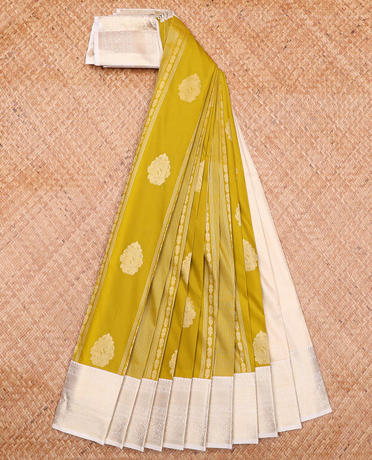 Green Budget Silk Saree Ornamented with Zari Designs, Complemented by a Contrast Traditional Zari Design Border, Pallu Features Diagonal Designs, and Paired with a Contrast Blouse