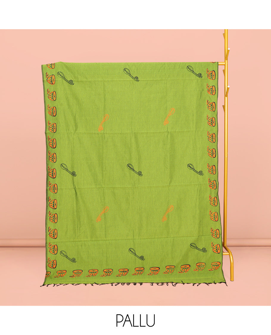 Borderless Green Poly Cotton Saree, Accentuated with Instrument Motifs Print, a Self-Pallu, and a Contrast Kolam Motifs Print Blouse