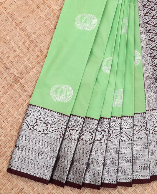 Green Budget Silk Saree, Sparsely Threaded with Buttas All Over Its Body, Complemented by a Contrast Traditional Zari Design Border, Grand Pallu, and Paired with a Contrast Blouse