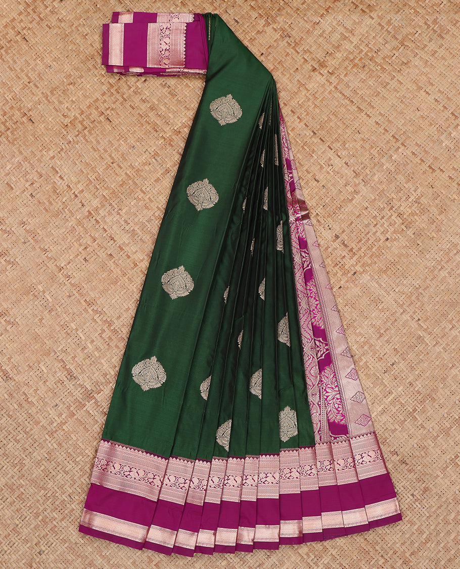 Green Budget Silk Saree, Mesmerized with Zari Buttas, Complemented by a Contrast Traditional Zari Rettai Pettu Border, Grand Pallu, and a Contrast Blouse