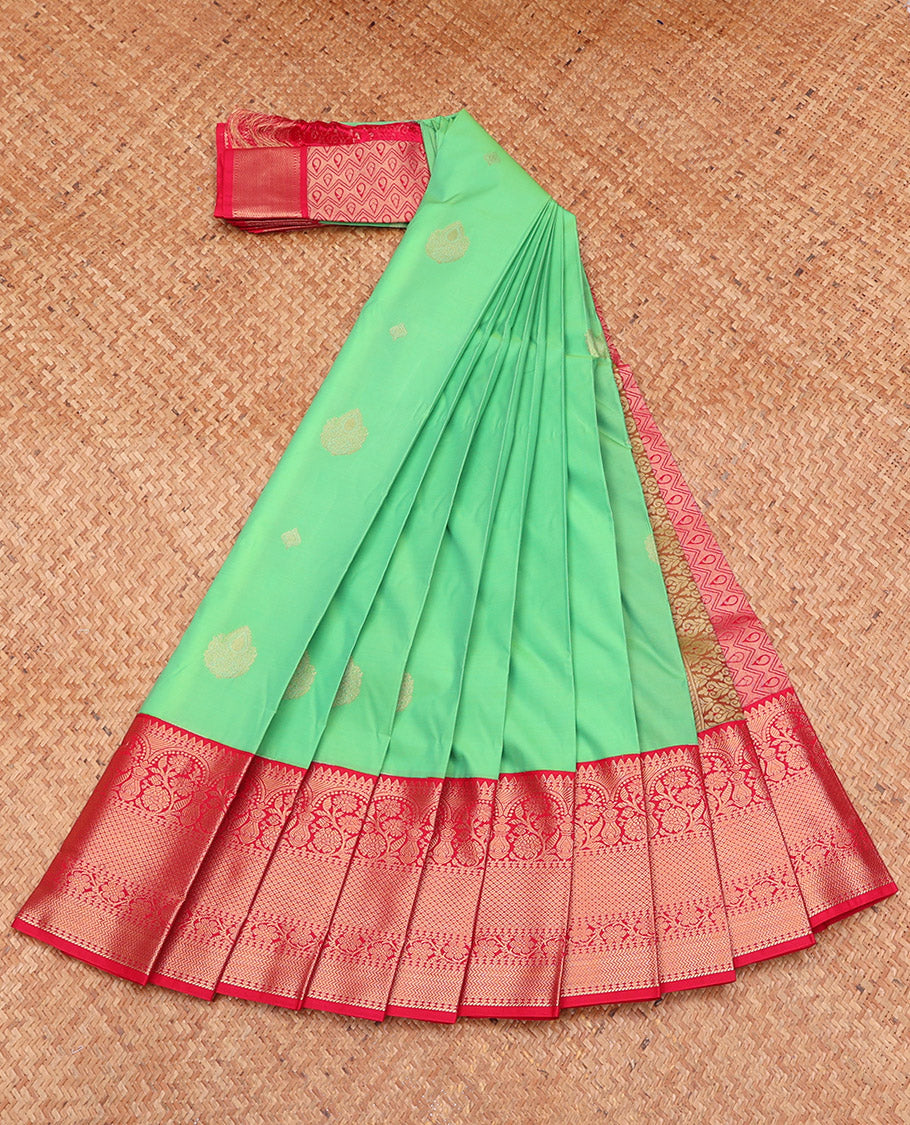 Green Budget Silk Saree, Gleamed Up with Zari Buttas, Complemented by a Contrast Traditional Zari Border, Grand Pallu, and a Contrast Blouse