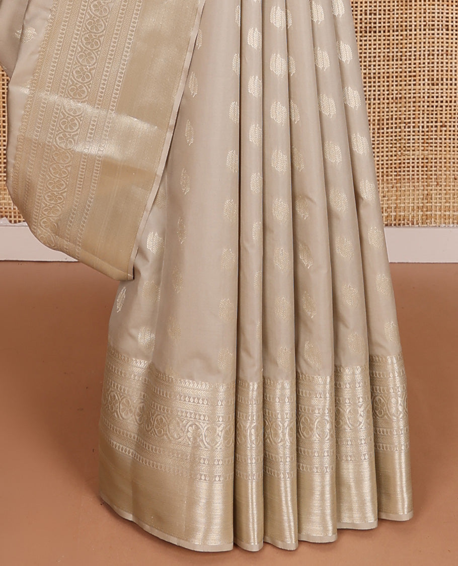 Cream zari buttas Vasundhara silk mix saree, intricate pallu, and zari border of manga, kathir, thilakam, banaras, and kodi visiry, and intricate pallu