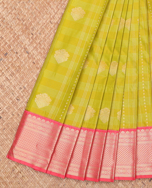 Green Budget Silk Saree, Woven with Zari Buttas and Checks on Its Body, Complemented by a Contrast Traditional Zari Design Border, Grand Jaal Pallu, and Paired with a Contrast Blouse