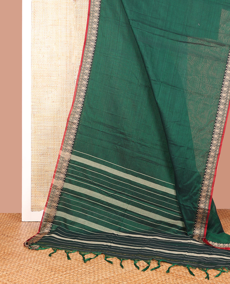 Green Plain Narayanpet Cotton Saree, Complemented by a Contrast Traditional Motifs Thread Woven Border, Subtly Striped Pallu, and Paired with a Matching Blouse