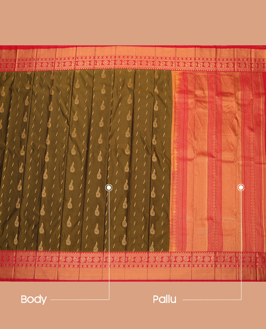 Green Budget Silk Saree, Mesmerized with Zari Buttas, a Contrast Traditional Zari Border, Grand Pallu, and a Contrast Blouse