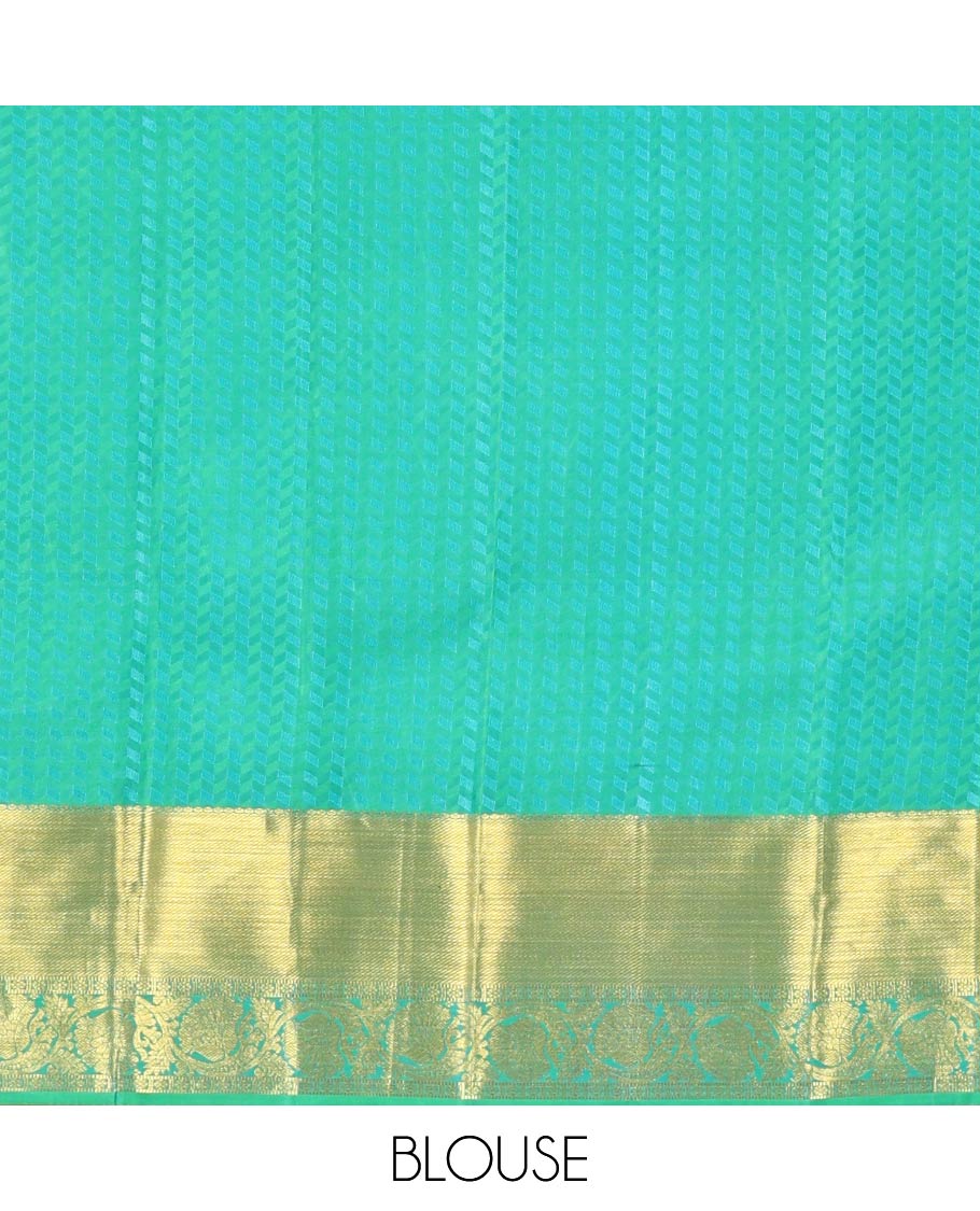 Green Kanchipuram Wedding Silk Saree, Enriched with Floral Jacquard Design On Its Body, Highlighted by Zari Border of Kodi Visiry Designs, Grand Pallu and Paired with a Matching Blouse