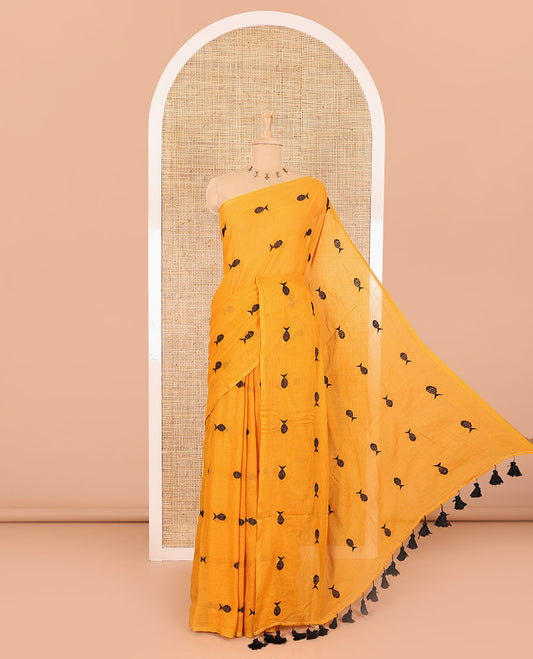 Borderless mustard fish motifs thread embroidered khadi mul cotton saree, fish motifs thread embroidered pallu, and a matching plain blouse