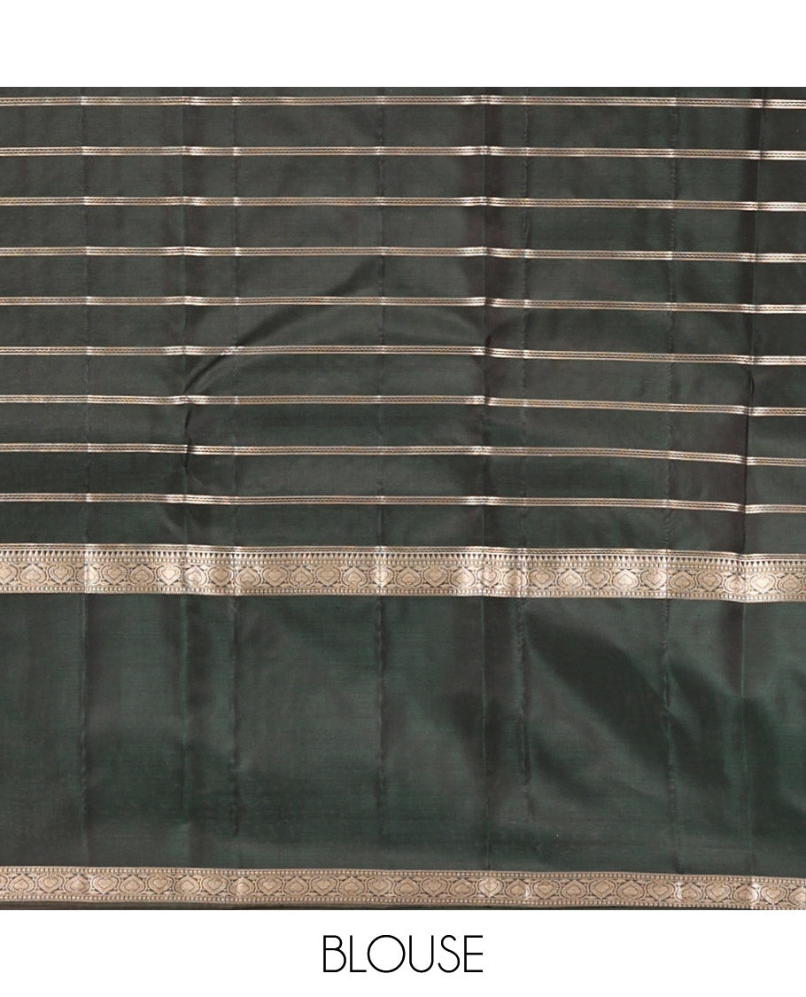 Grey Kanchipuram Silk Saree, Embellished with Butta Enclosed Checks, a Contrast Traditional Rettai Pettu Border, Grand Pallu, and a Contrast Blouse
