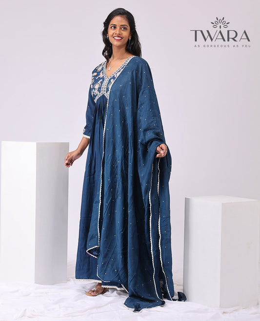 Twara floral embroidery v neck, 3/4 th sleeve, below knee lenght alia style kurti with floral motifs dupatta