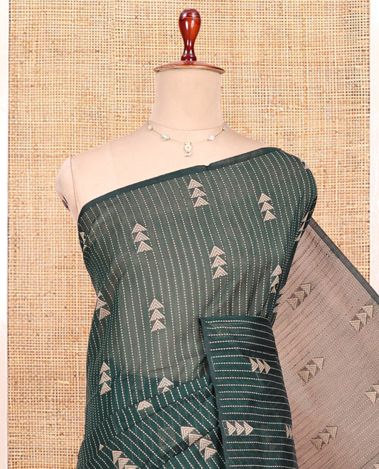 Borderless Green Semi-Silk Cotton Saree, Detailed with Dotted Stripes and Triangle Buttas All Over Its Body, Complemented by Contrast Intricately Designed Pallu, and Paired with a Contrast Blouse