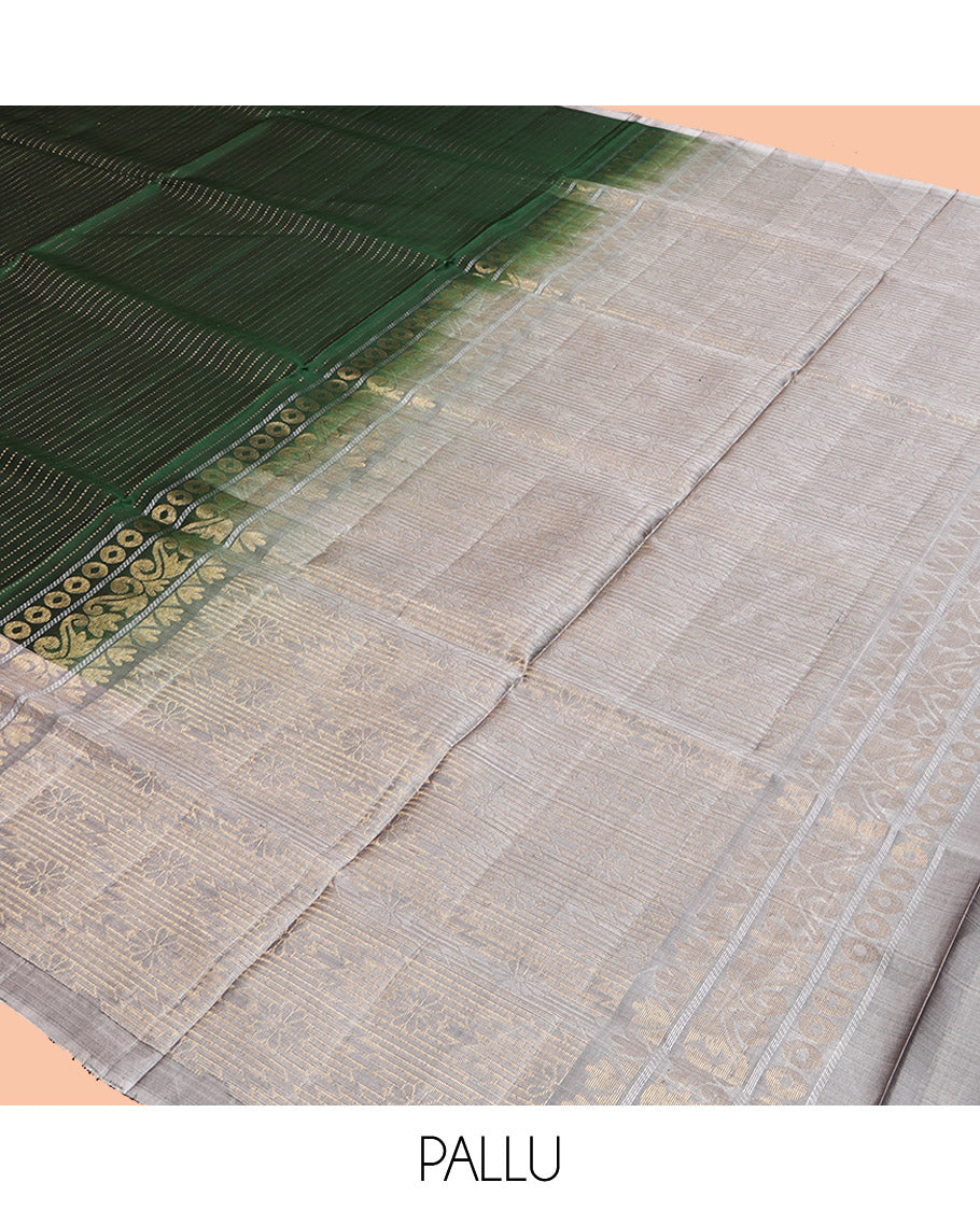 Green Mayuri Lite Silk Mix Saree, Bedecked with Dotted-Stripes, Complemented by a Contrast Horse Motif Border, Intricate Pallu, and a Contrast Blouse