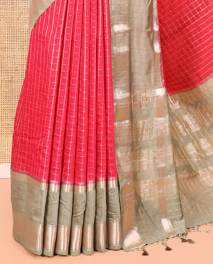Pink Assam Silk Saree, Gleamed Up with Micro-Checked Zari Design All Over Its Body, Complemented by a Contrast Traditional Design Rettai Pettu Border, Zari Design Pallu, and Paired with a Contrast Blouse