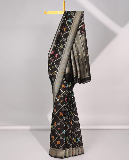 Black argyle design matka silk saree with self zari border & pallu of intricate zari design