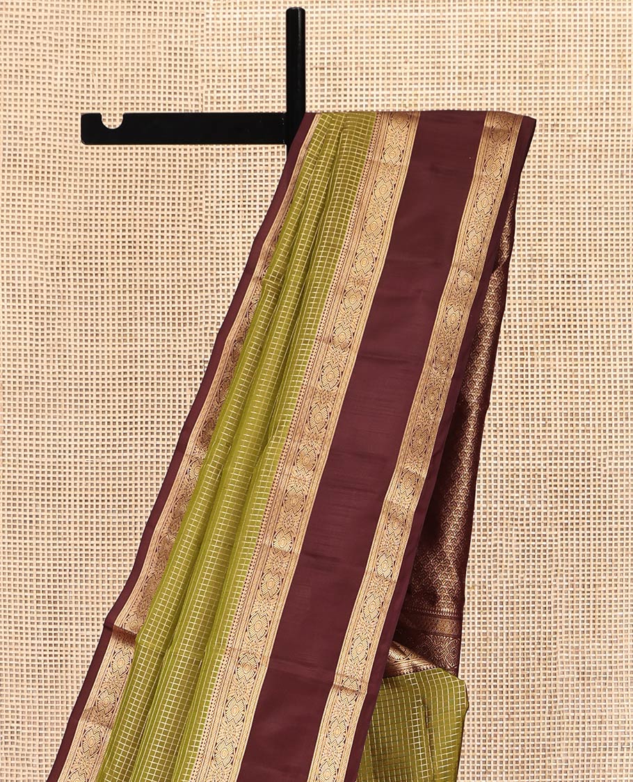 Green Micro-Checked Vasundhara Lite-Silk Mix Saree, Complemented by Contrast Rettai Pettu Traditional Zari Border, Grand Pallu, and a Contrast Blouse