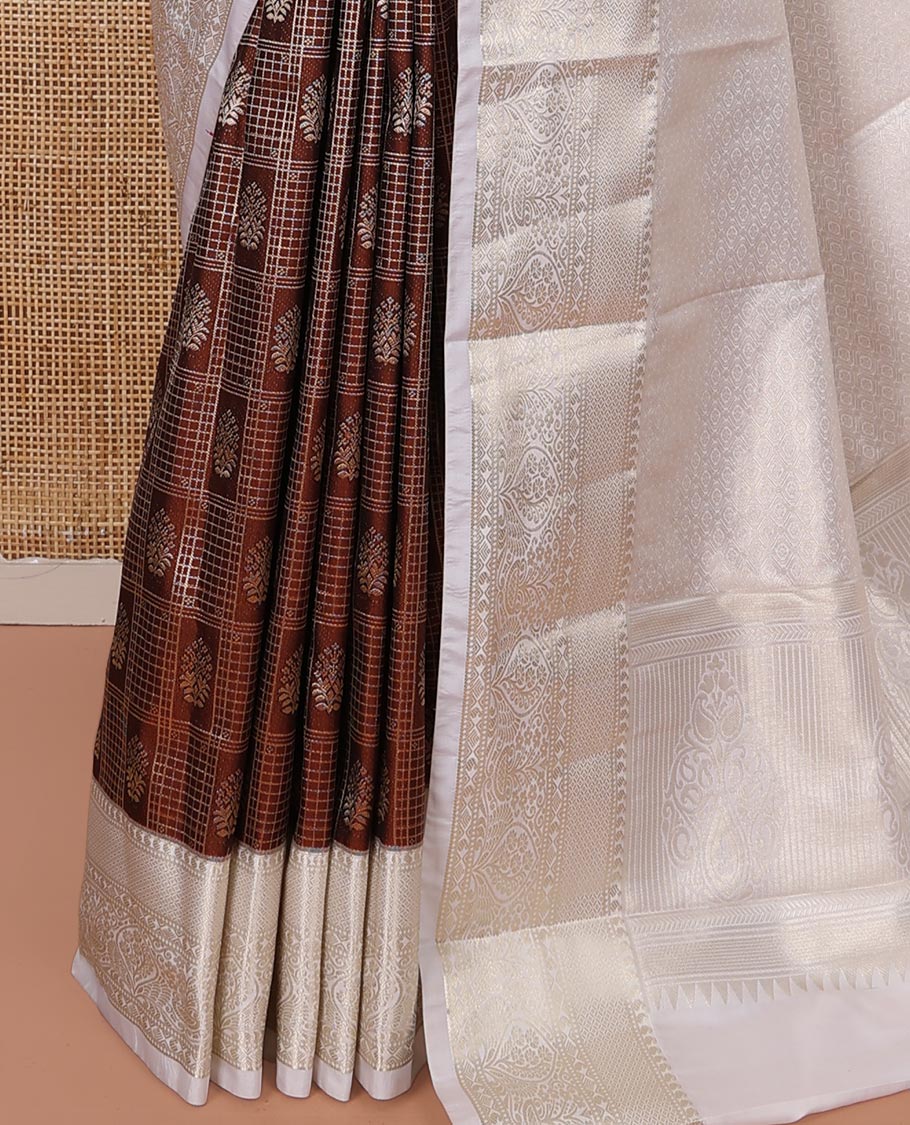Brown Budget Silk Saree, Ornamented with Peacock and Elephant Motif Enclosed Checks, Complemented by a Contrast Traditional Zari Designs Woven Border, Pallu of Jaal Designs, and Paired with a Contrast Blouse