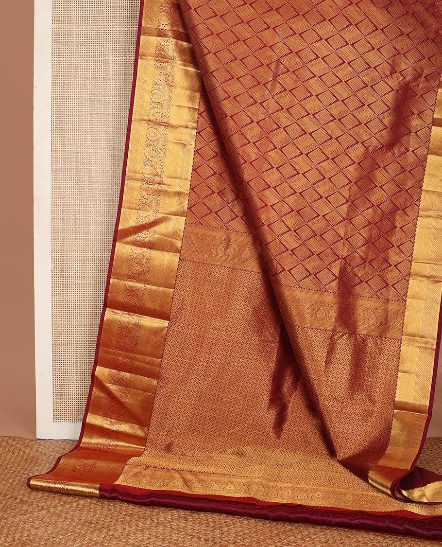 Red jacquard wedding silk saree, intricate pallu & zari border of muthu, mayil kann, kuyil kann & kodi visiry