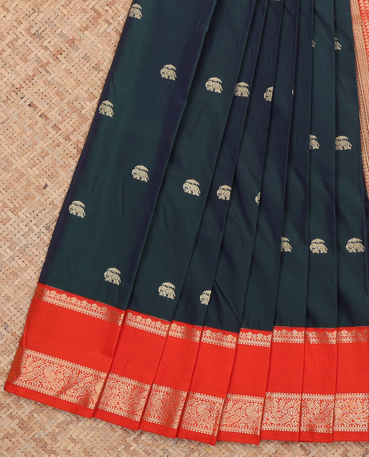 Green Budget Silk Saree, Woven with Zari Buttas, Complemented by a Contrast Traditional Rettai Pettu Zari Border, Grand Jaal Pallu, and Contrast Blouse